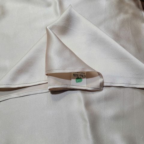  Khăn tay nữ chất liệu tơ tằm cao cấp loại mềm mịn 