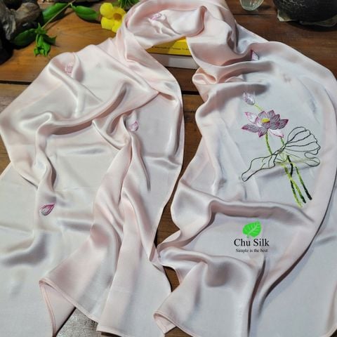  Khăn choàng tơ tằm cao cấp thêu tay độc bản 