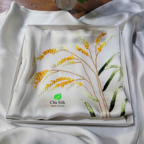  Khăn choàng tơ tằm nguyên chất thêu tay- Quà tặng cao cấp thuần Việt- Mẫu số 11 màu trắng 