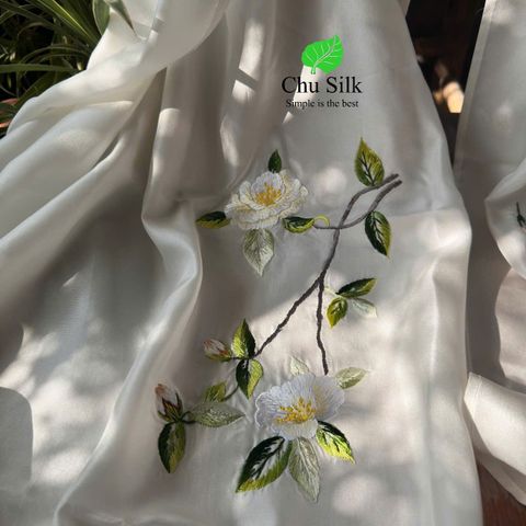  Khăn lụa tơ tằm thêu tay_màu trắng 