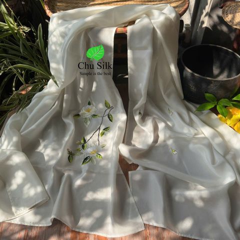  Khăn lụa tơ tằm thêu tay_màu trắng 