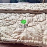  Chăn chần ruột tơ tằm với màu lá vối tự nhiên 