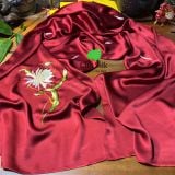  Khăn choàng tơ tằm cao cấp thêu tay độc bản 