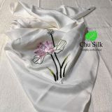  KHĂN LỤA VUÔNG TƠ TẰM THÊU TAY 