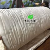  Chăn tơ tằm chần ruột tơ nguyên tấm do con tằm tự dệt, vỏ áo lụa nguyên chất, màu be, khâu tay hình hoa thị 