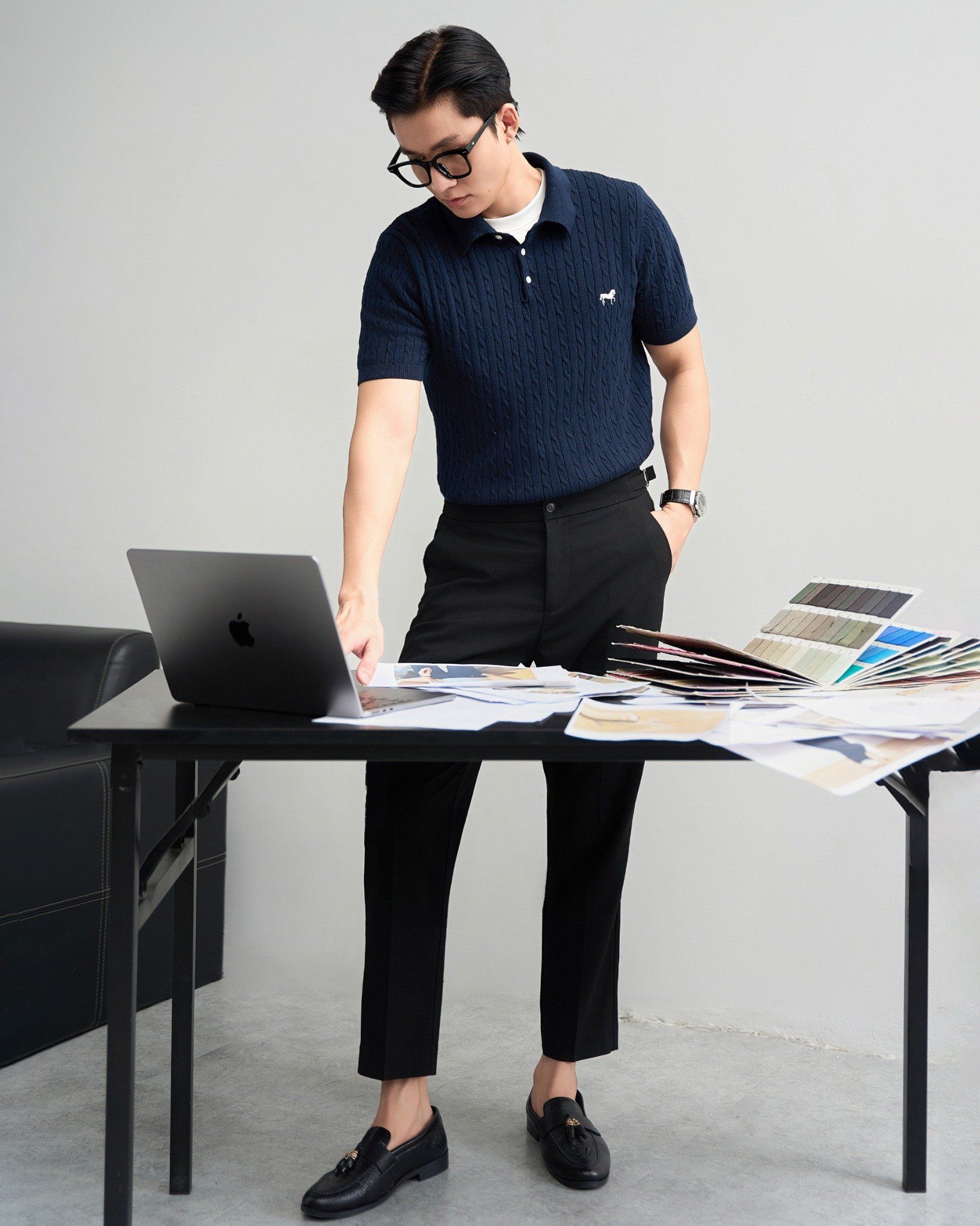 Áo Thun Polo Dệt Kim Twist Màu Xanh Đen