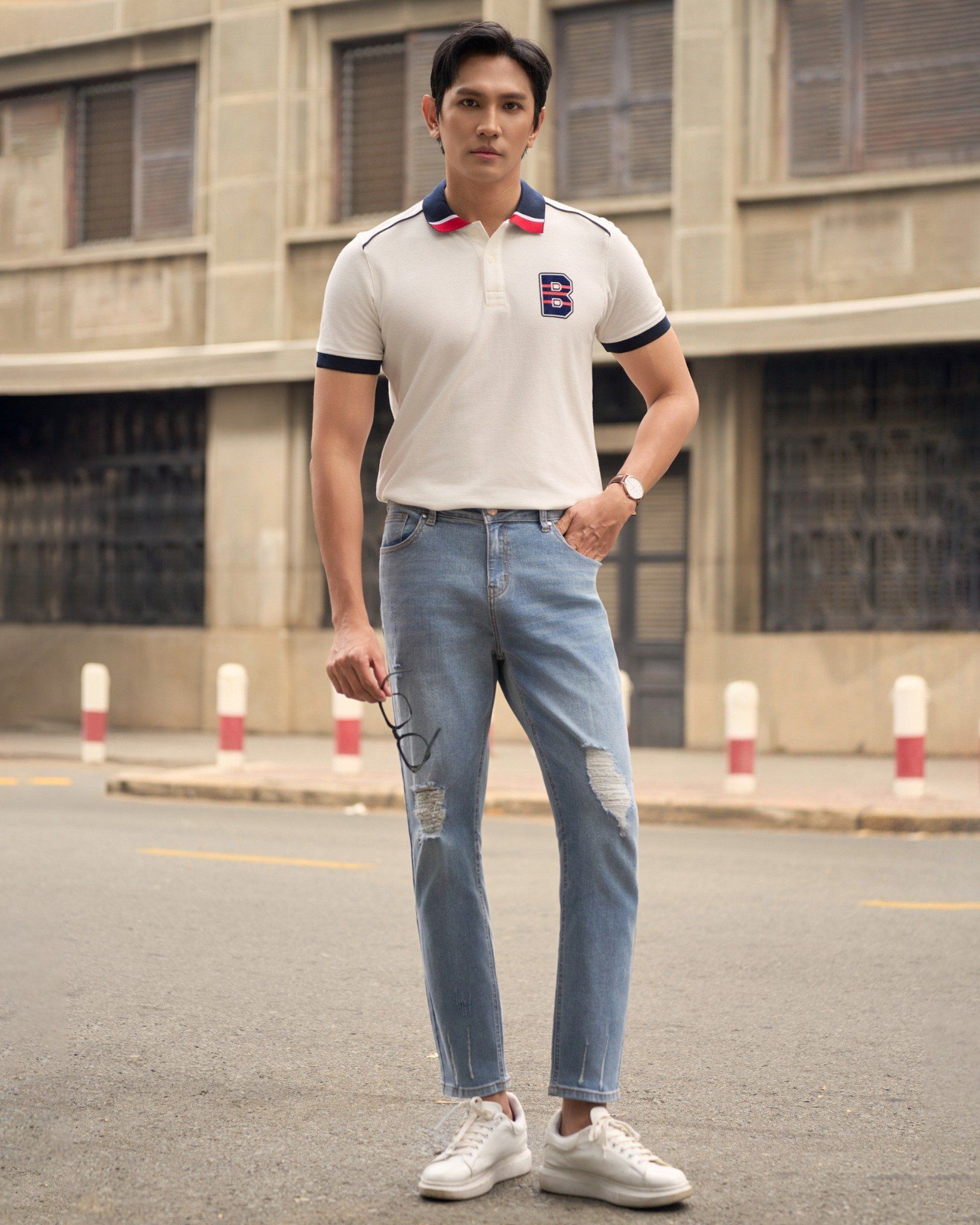 Jeans Basic Light Blue Rách 2025