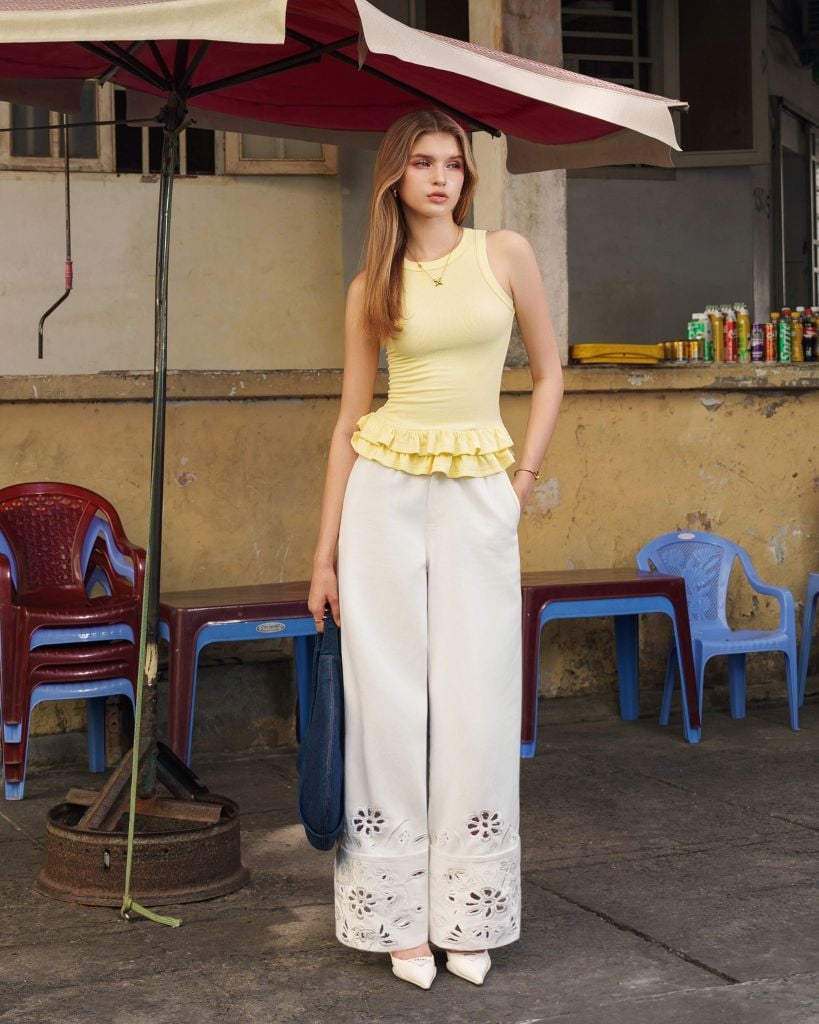  K Closet Wide Leg Pants with Floral Embroidery 