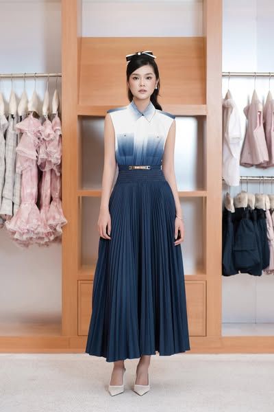  ELEGANT OMBRE DENIM LONG PLEATED BELTED DRESS K CLOSET D4023 - ĐẦM DÀI THANH LỊCH XẾP LY KÈM BELT 