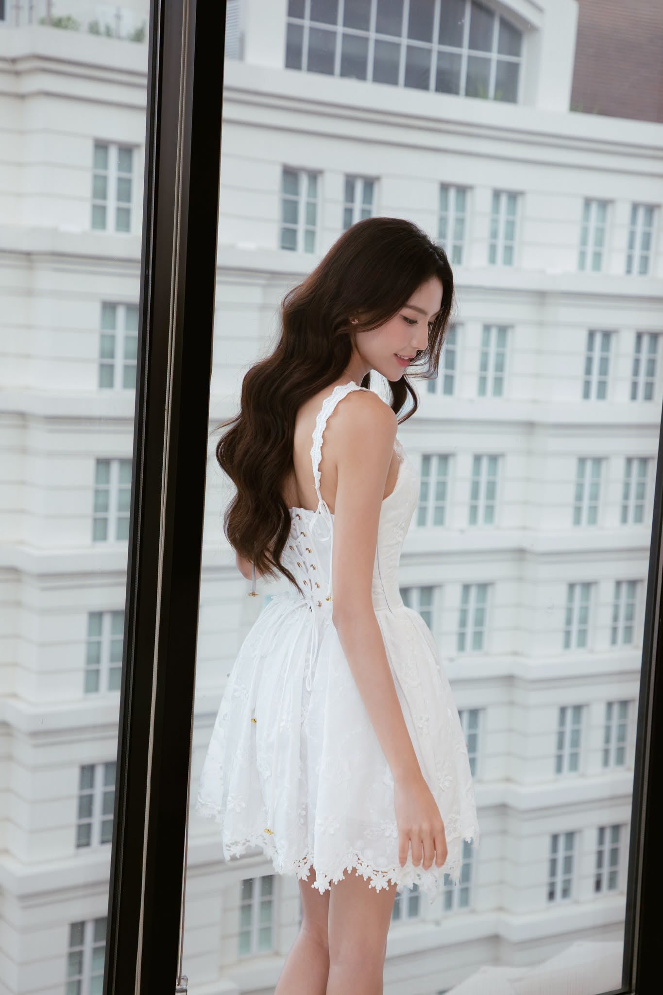  Corset White Embroidered Floral Mini Dress / Đầm Dây Corset Màu Trắng Chất Muslin Thêu Hoa Dáng Ngắn 