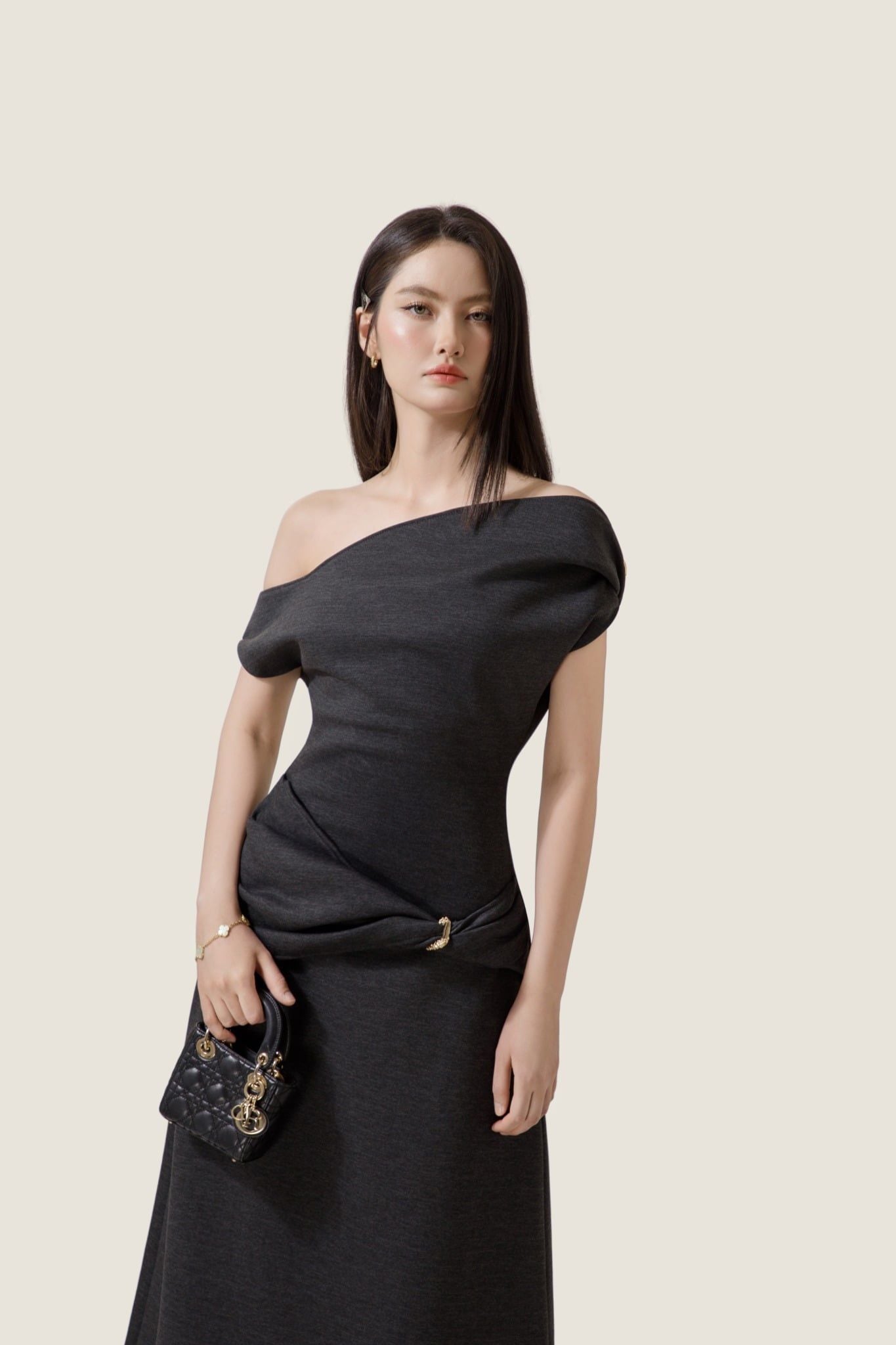  Twisted Off-Shoulder Dark Grey Jersey Dress – K CLOSET 26 
