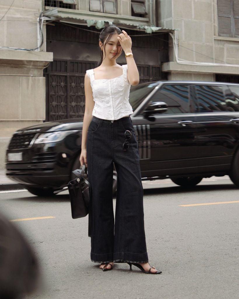  K Closet White Sleeveless Crop Top with Floral Embroidery 