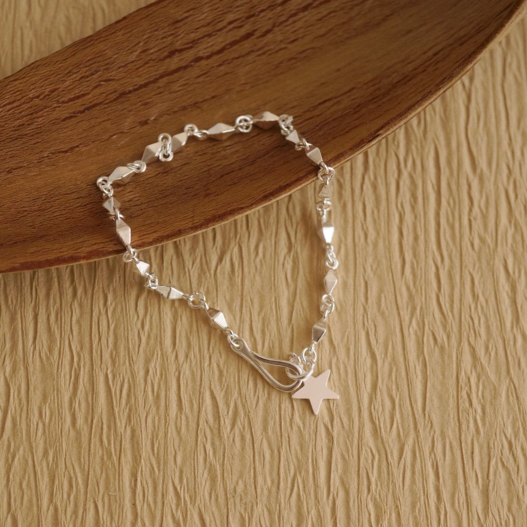  RHOMBUS GLOW BRACELET (S) 