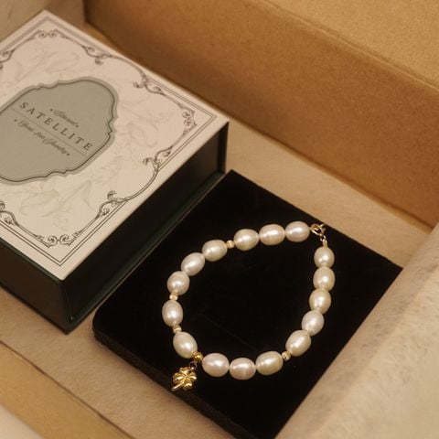 CLOVER LEAF - BOLD RICE SHAPE PEARL MIX ORBIT BRACELET