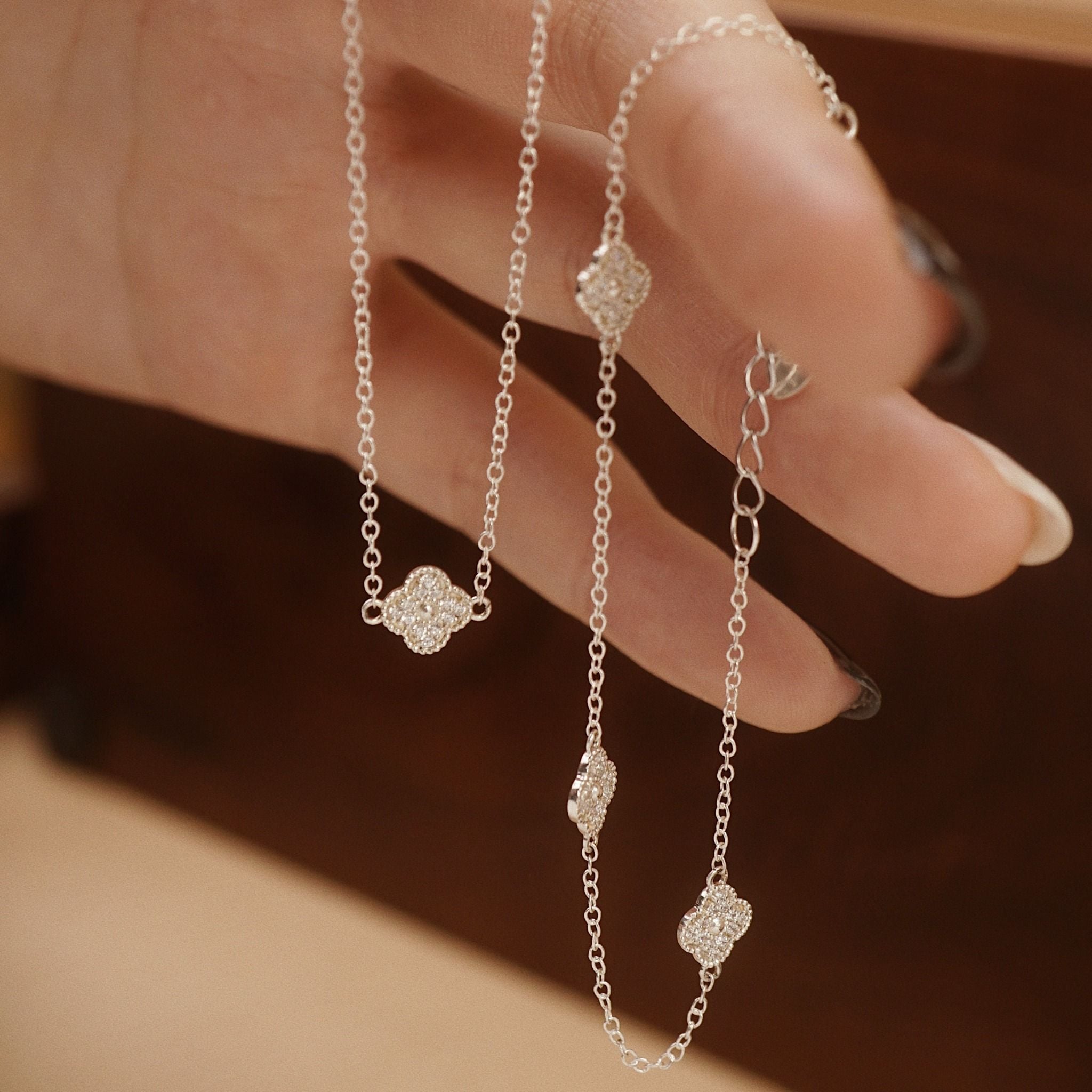  TRIPLE DAISY CLOVER LEAF BRACELET (S) 