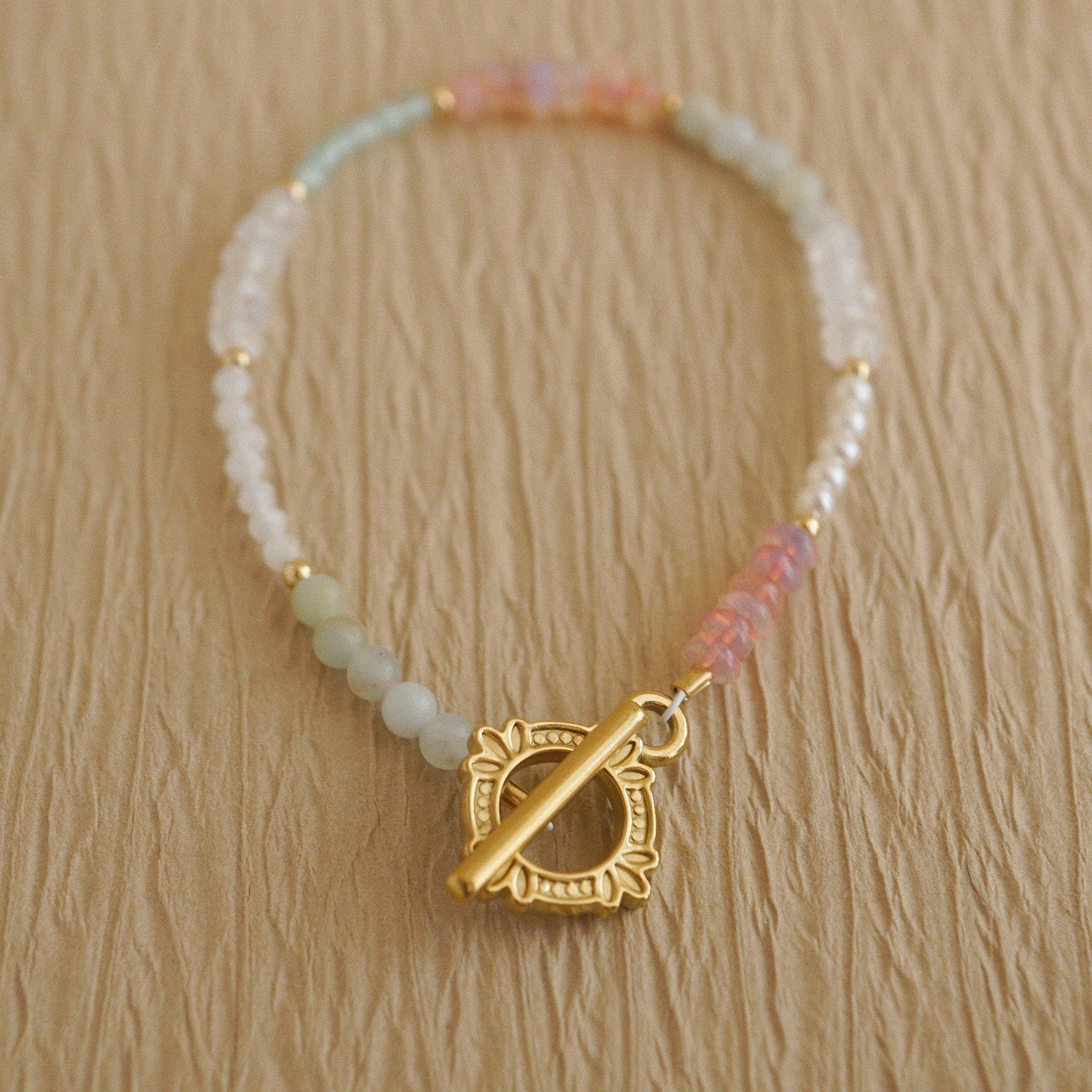  FROSTED BLOOM FRAME CLASP BRACELET 