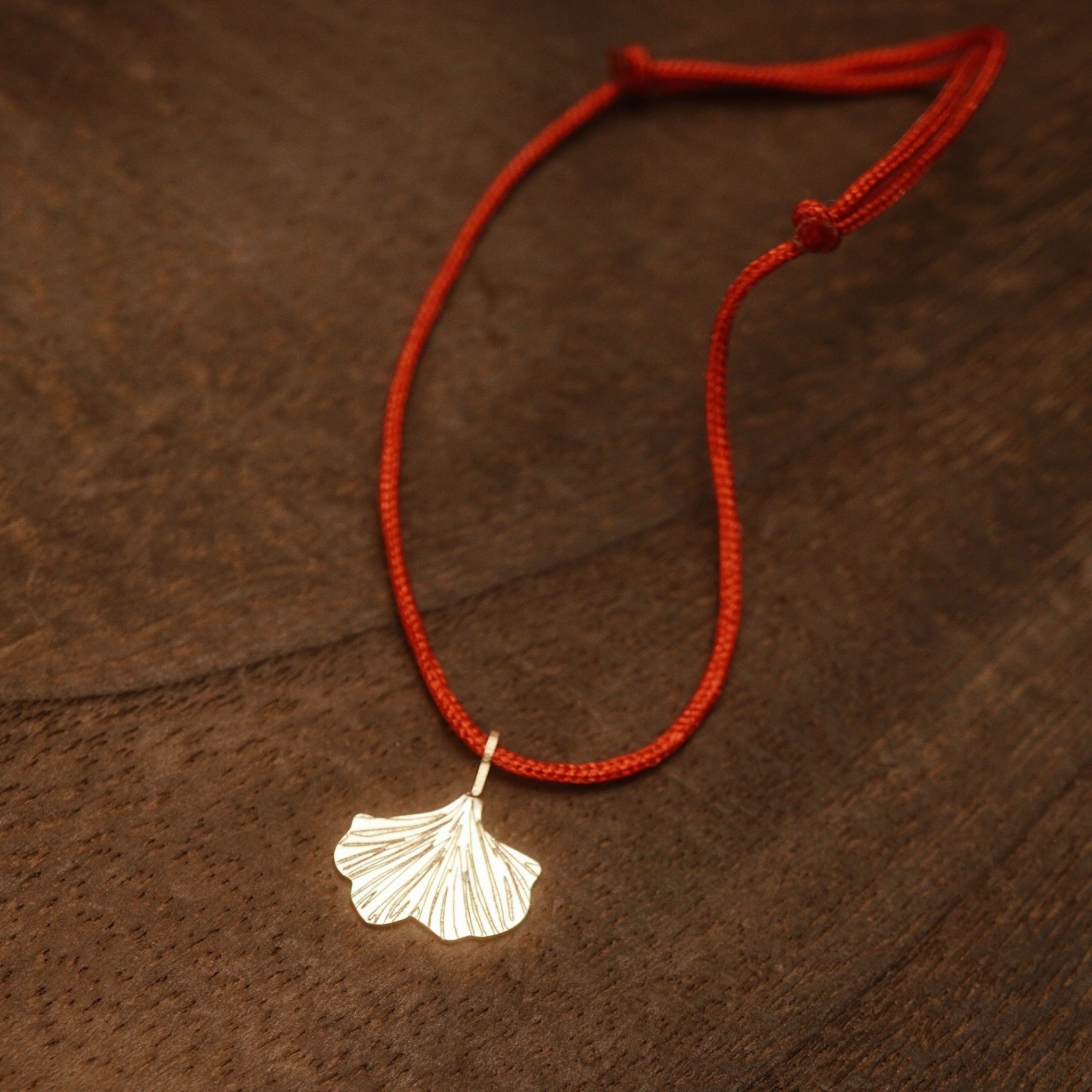  GINKGO LEAF - RED LUCKY STRING BRACELET 01 