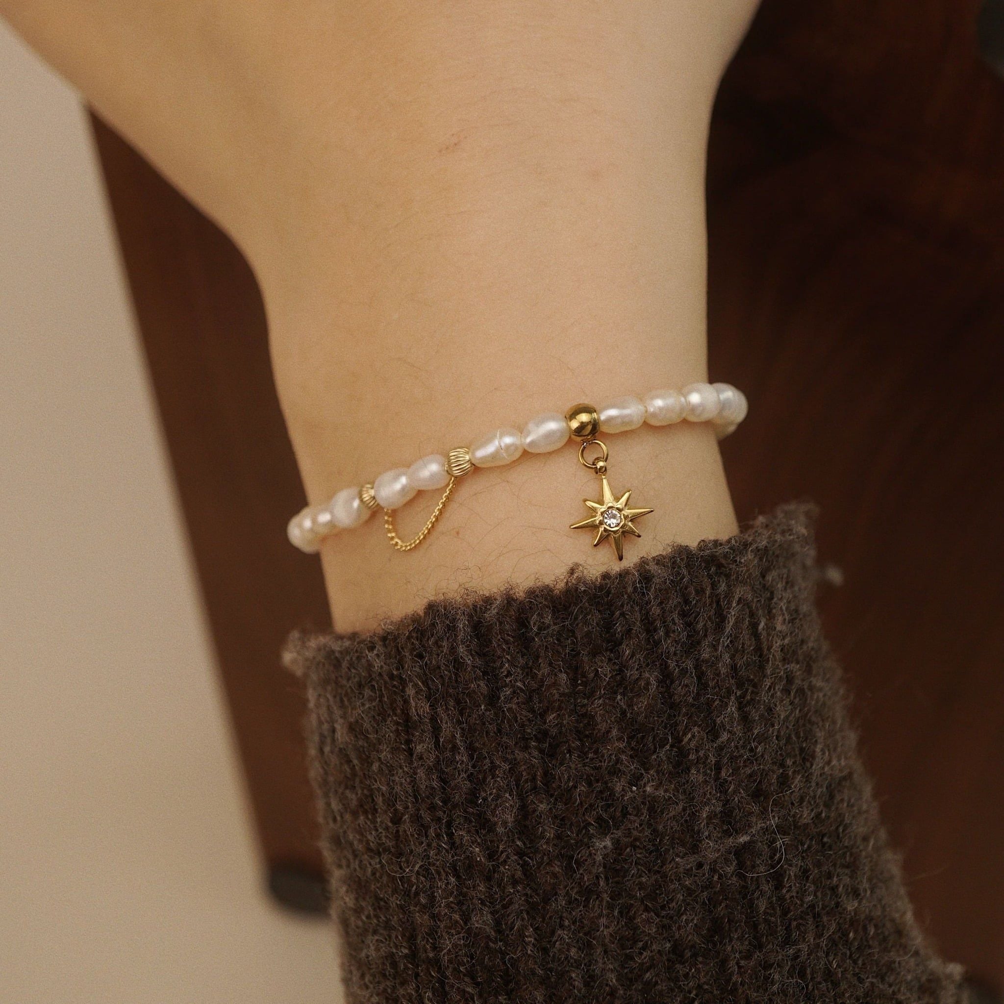  STARDUST - BAROQUE PEARL MIX ORBIT BRACELET 