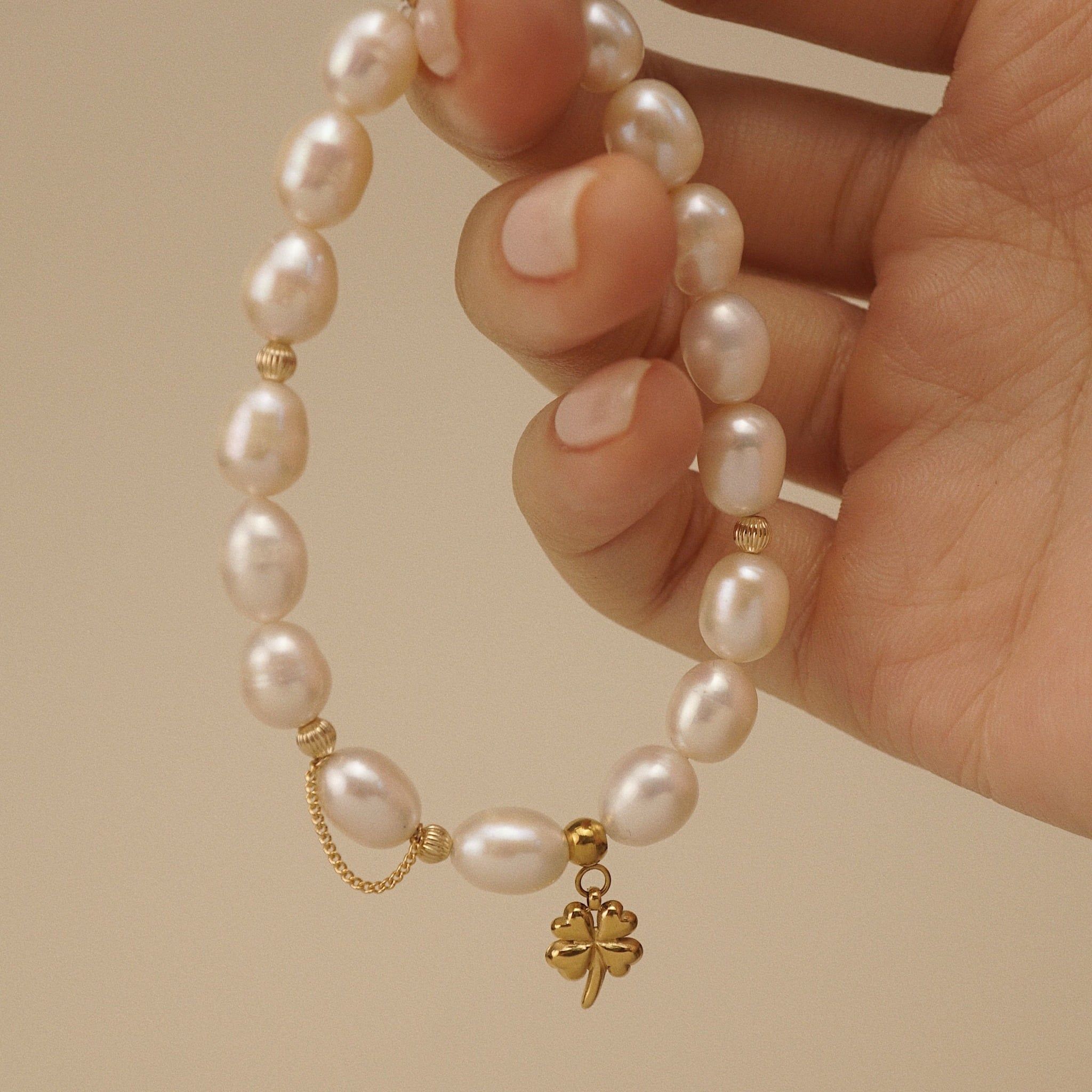  CLOVER LEAF - BOLD RICE SHAPE PEARL MIX ORBIT BRACELET 