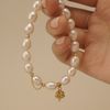  CLOVER LEAF - BOLD RICE SHAPE PEARL MIX ORBIT BRACELET 