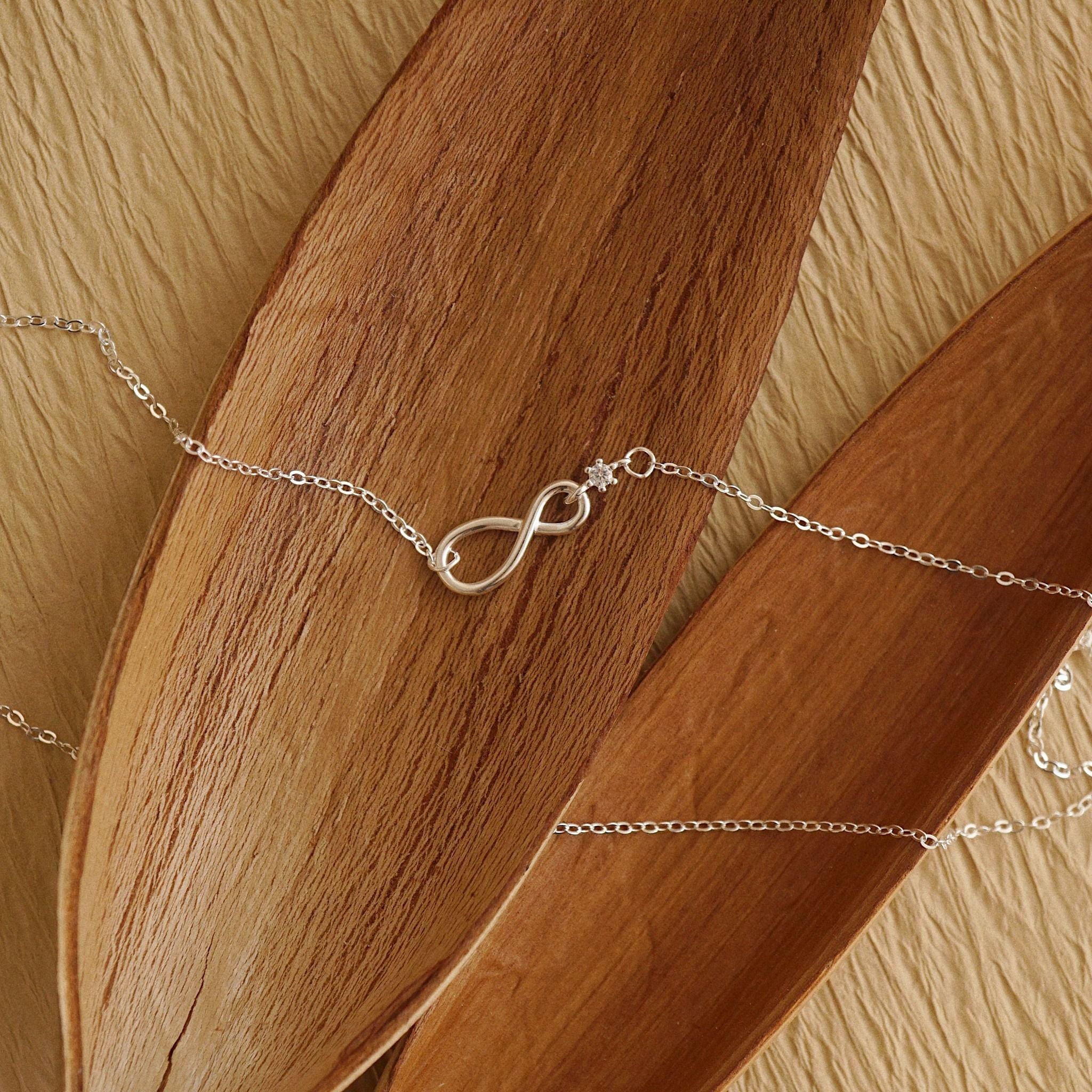  FALLING STAR INFINITY NECKLACE (S) 