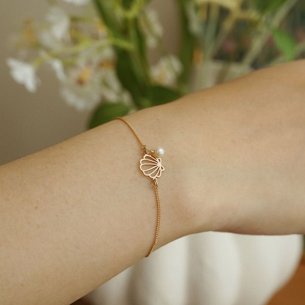 PEARL - SHELL FRAME MINI CURB BRACELET S A T E L L I T E