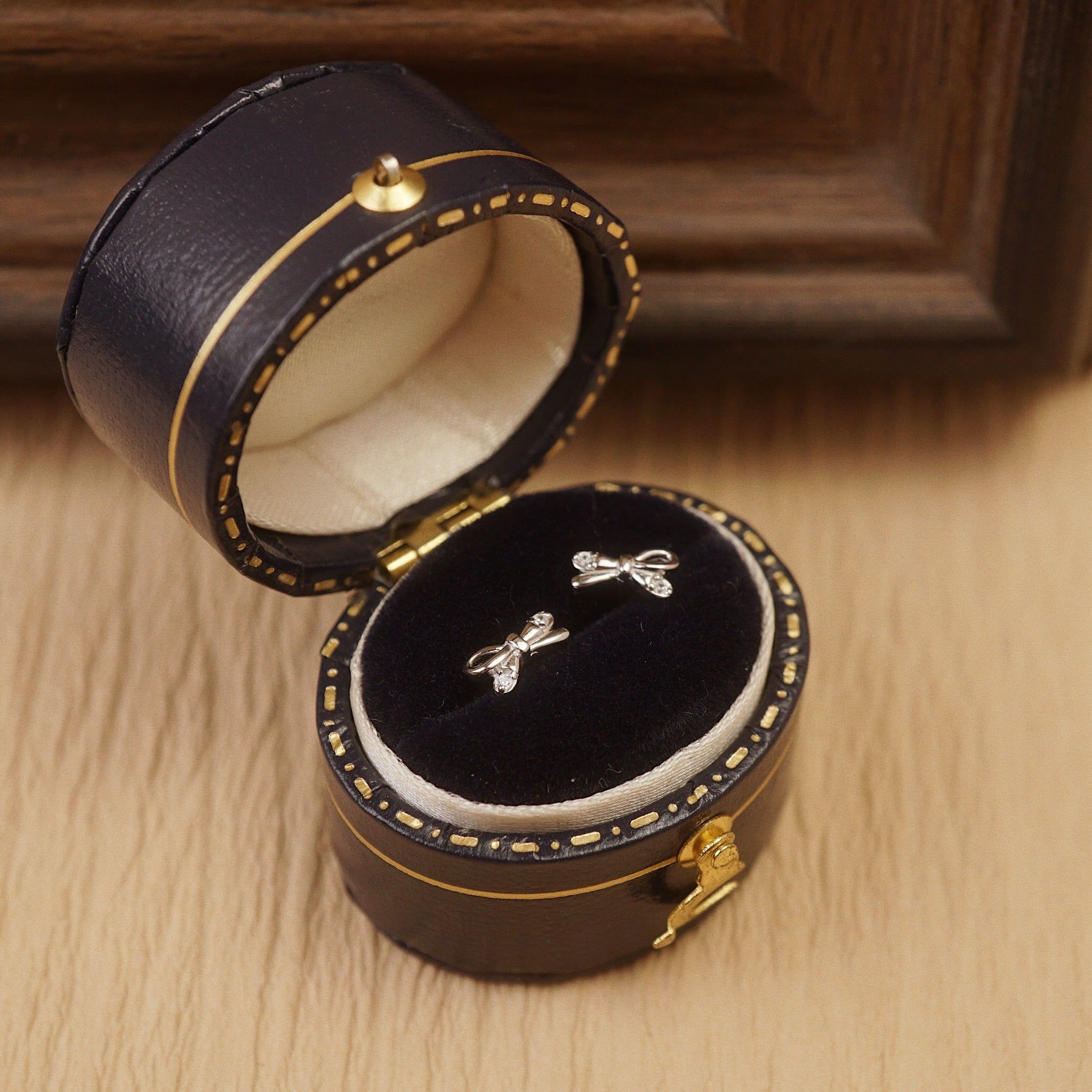  TINY BOW EARRINGS (S) 
