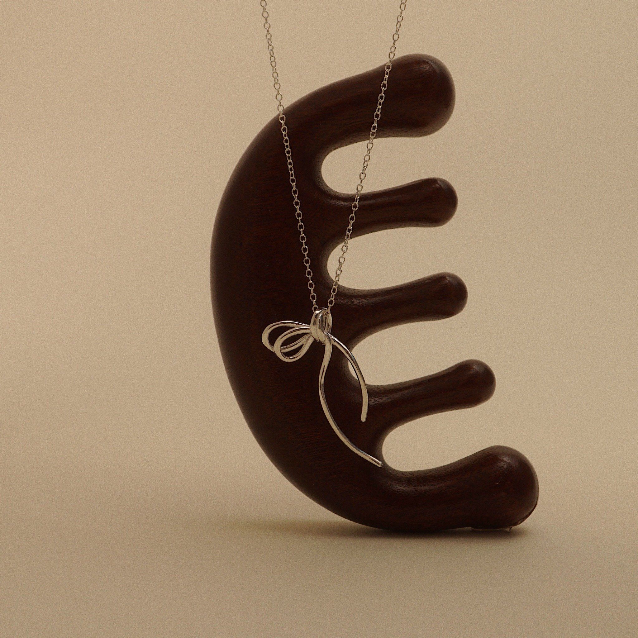  DANCING RIBBON NECKLACE (S) 