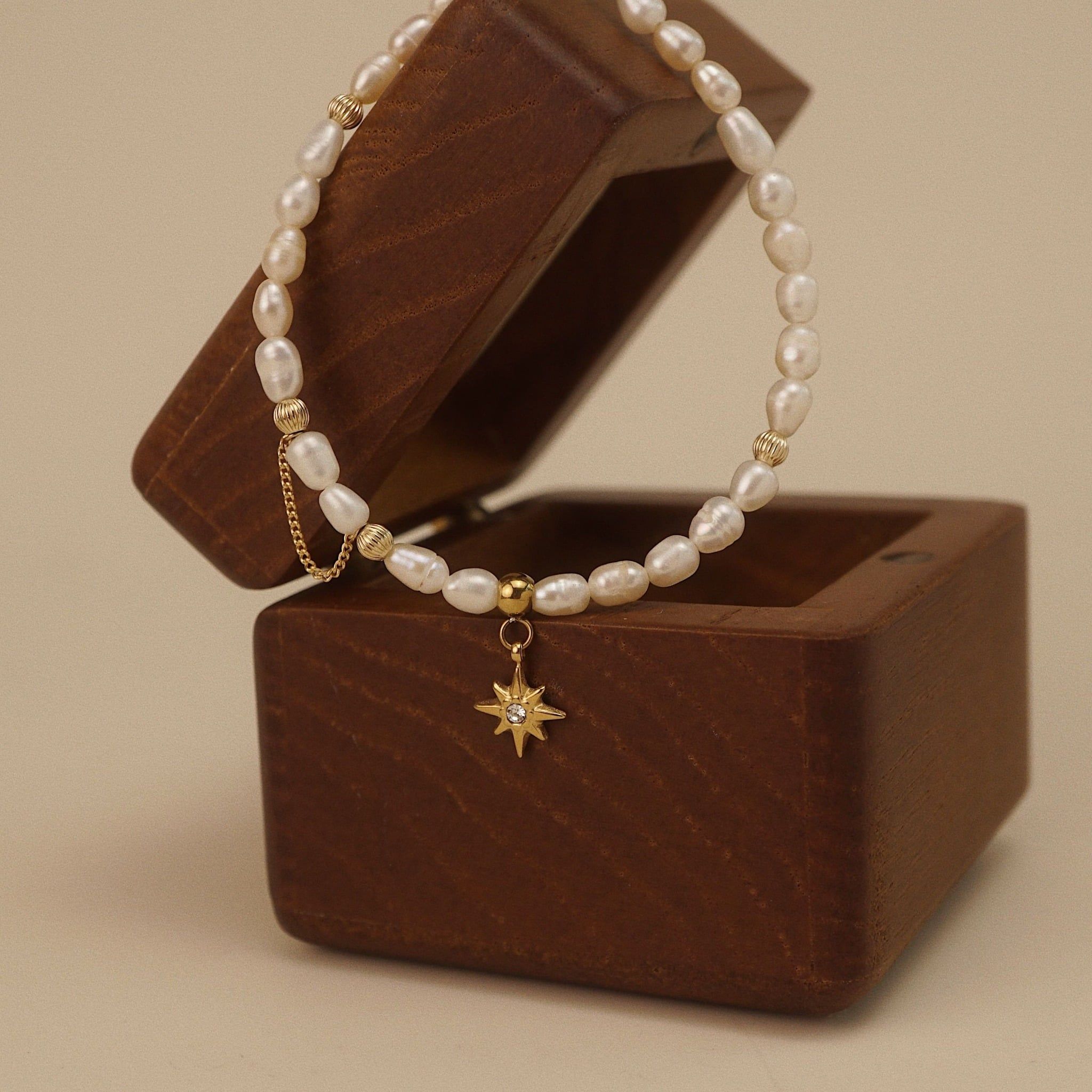  STARDUST - BAROQUE PEARL MIX ORBIT BRACELET 