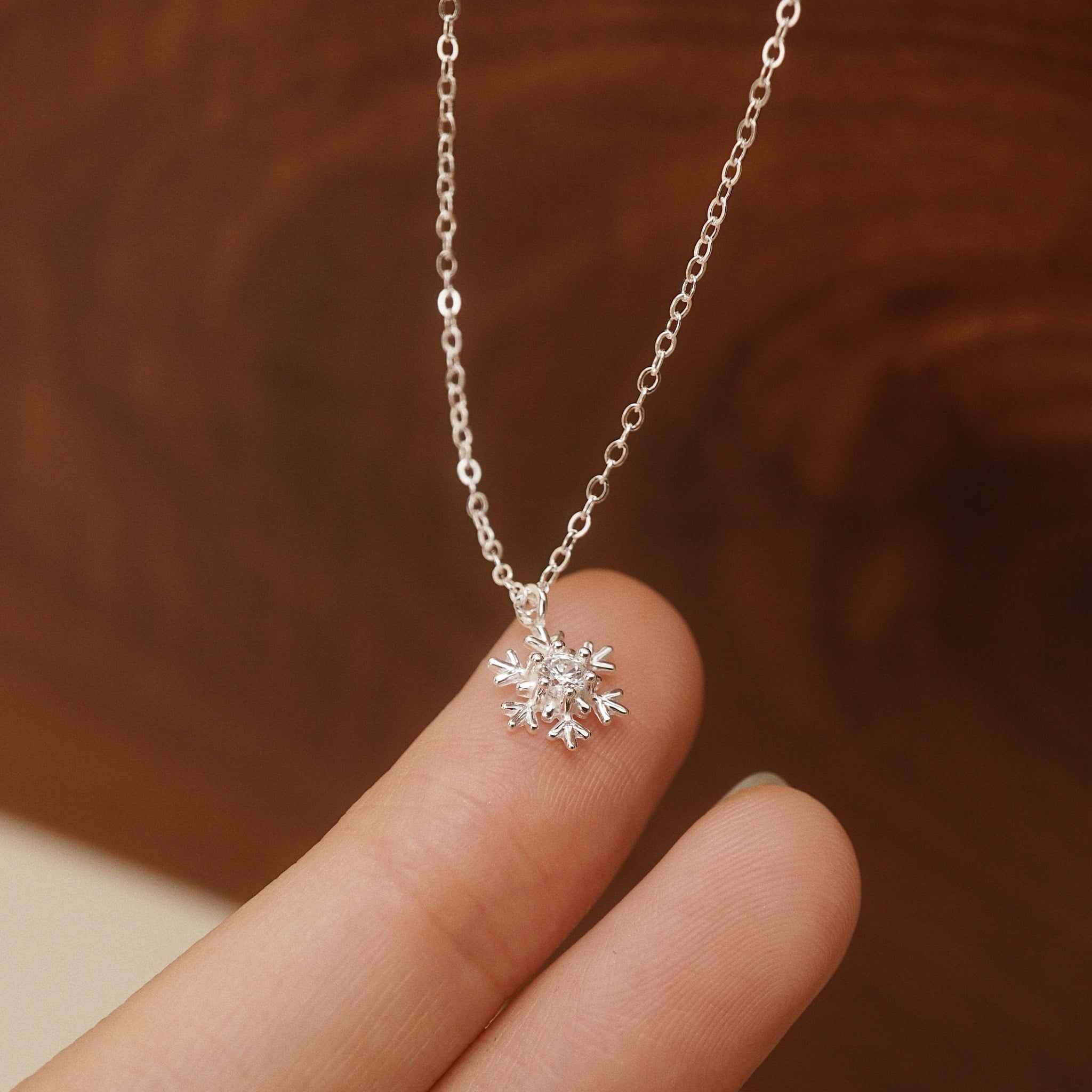  SNOWFLAKE NECKLACE (S) 