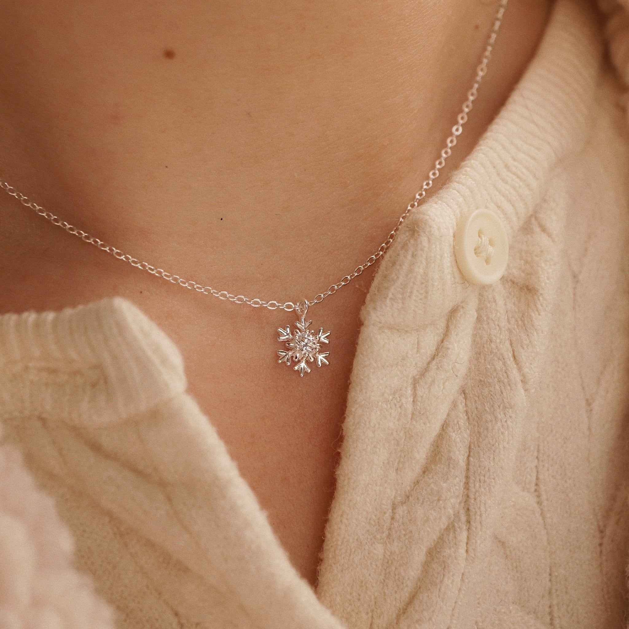  SNOWFLAKE NECKLACE (S) 