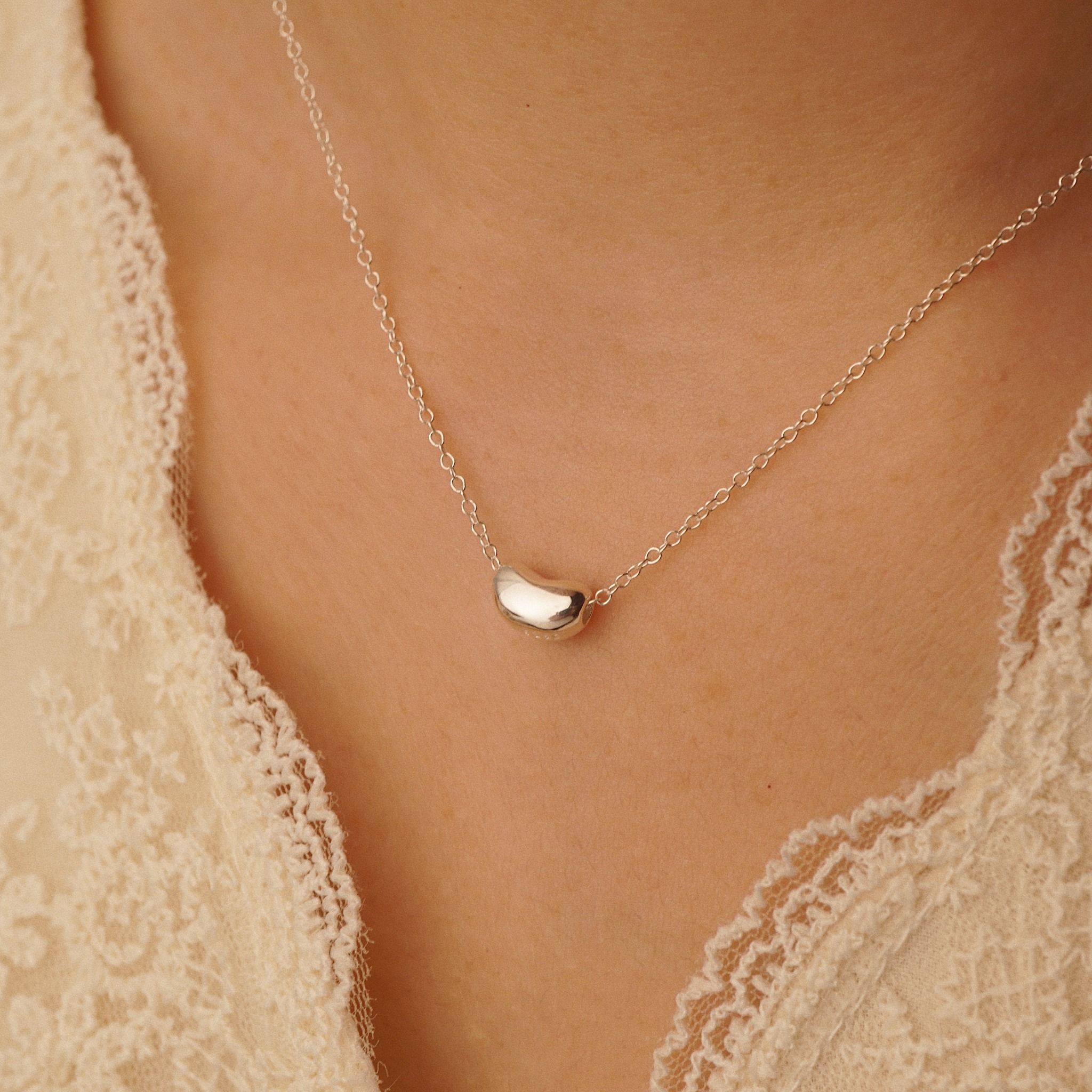  TINY BEAN NECKLACE (S) 