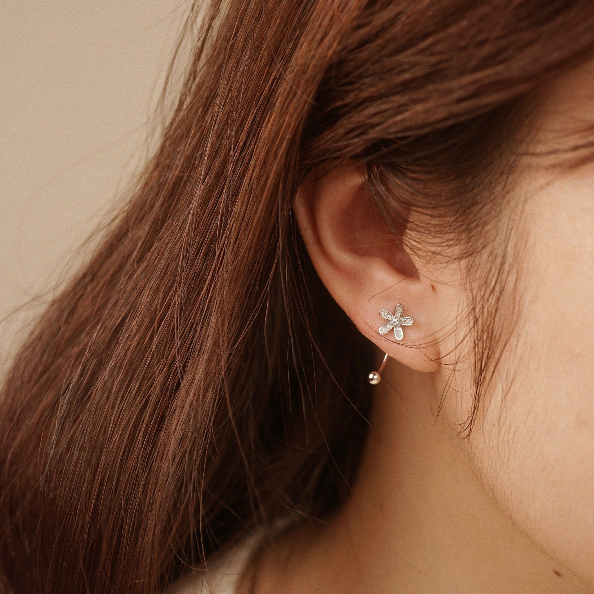  DAISY HUGGIE EARRINGS (S) 