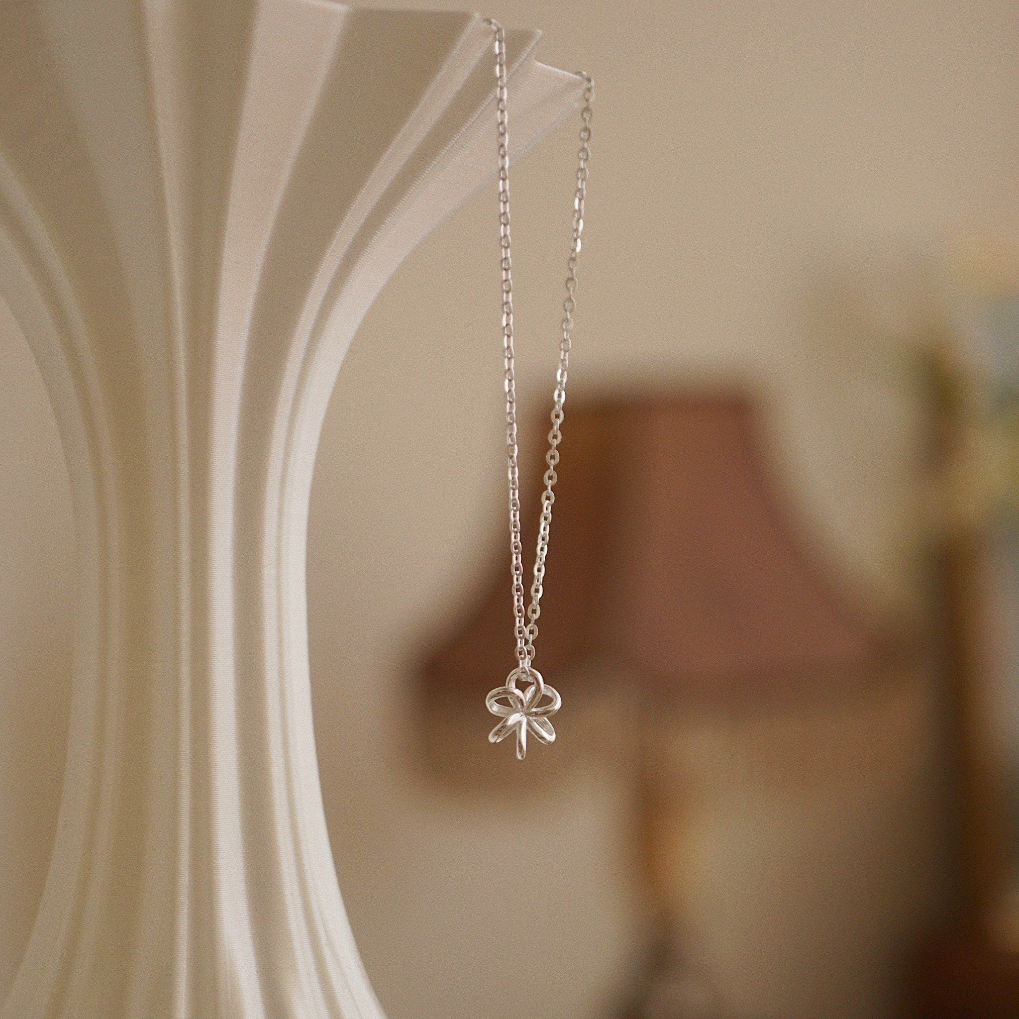  FLORAL INTERLACE NECKLACE (S) 