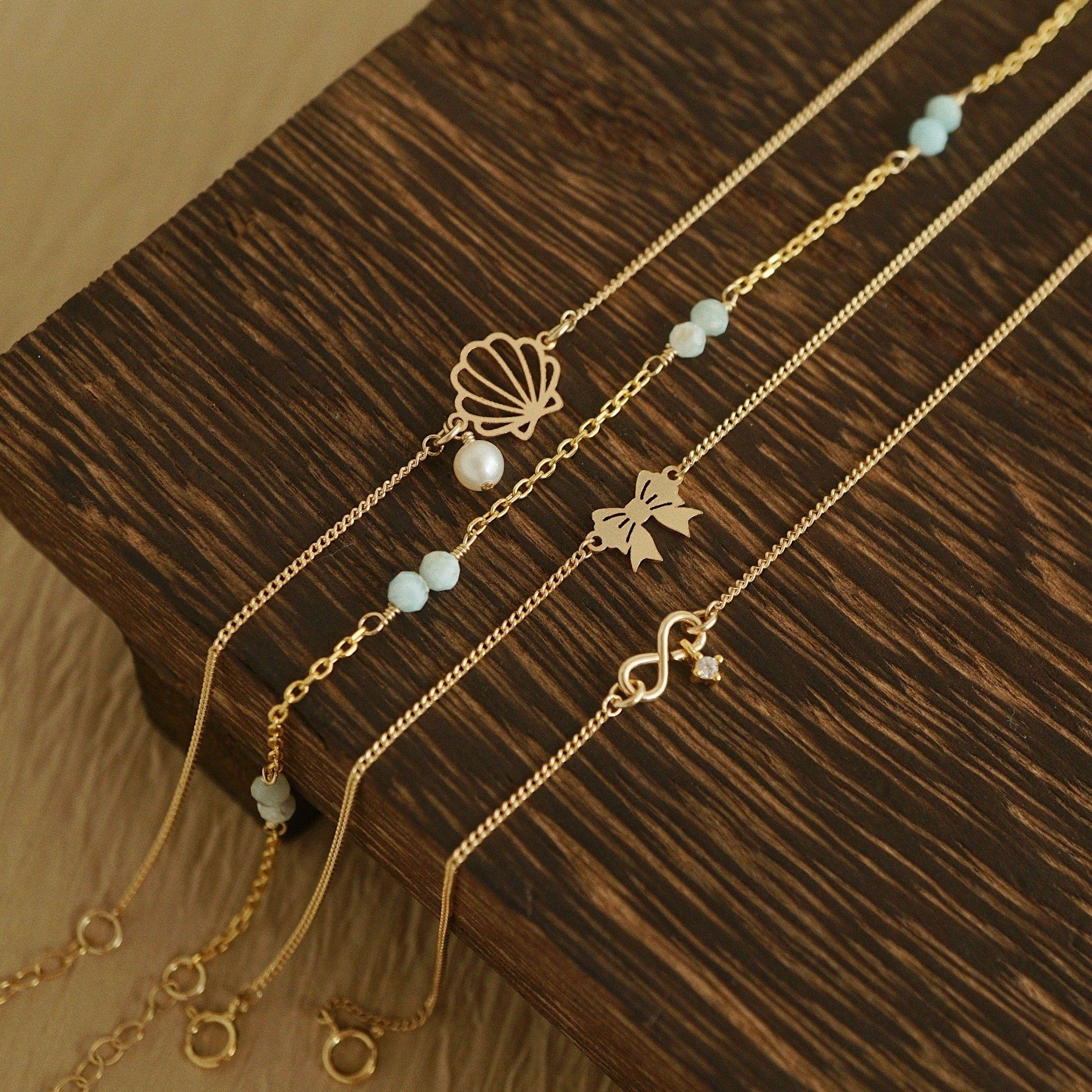 PEARL - SHELL FRAME MINI CURB BRACELET S A T E L L I T E