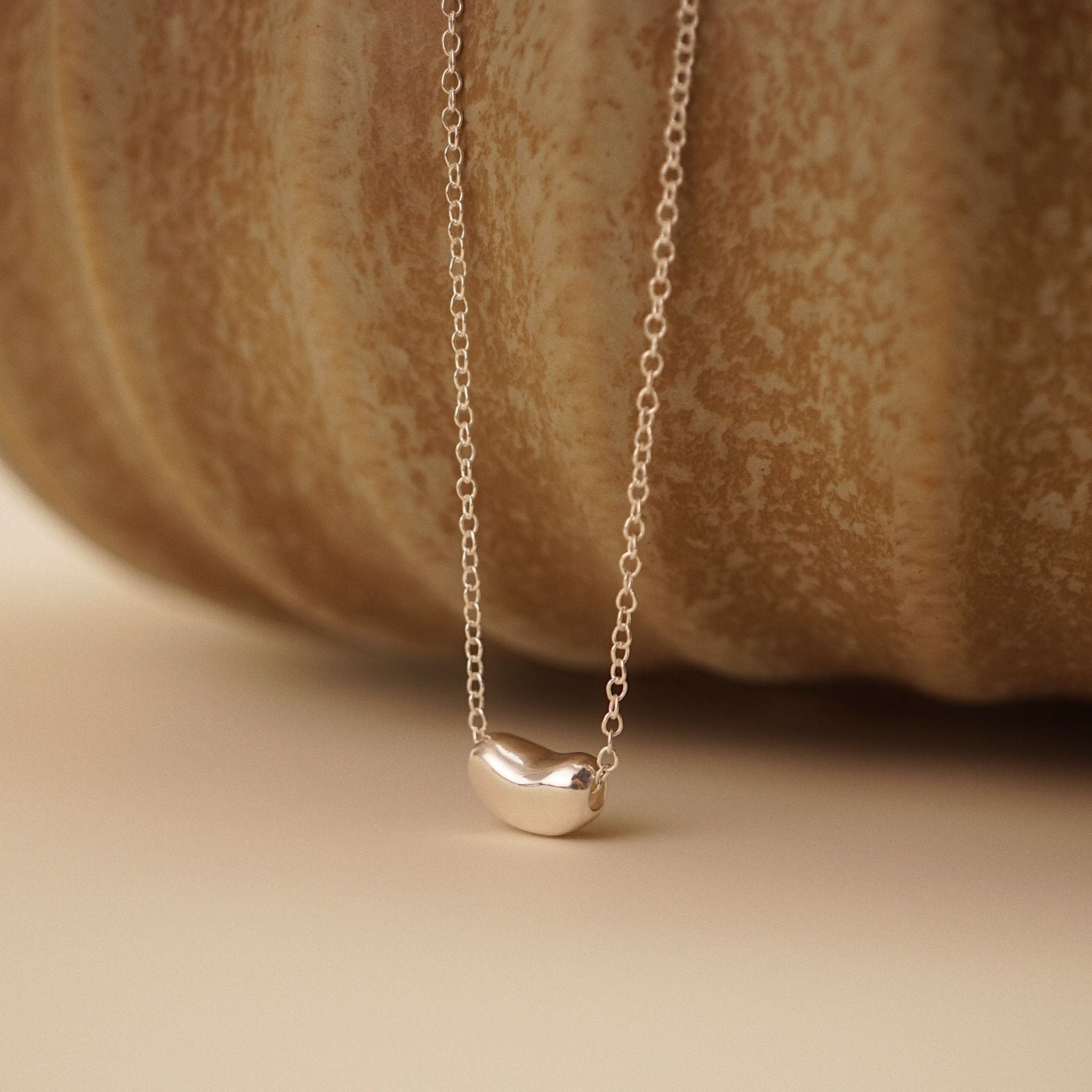 TINY BEAN NECKLACE (S) 