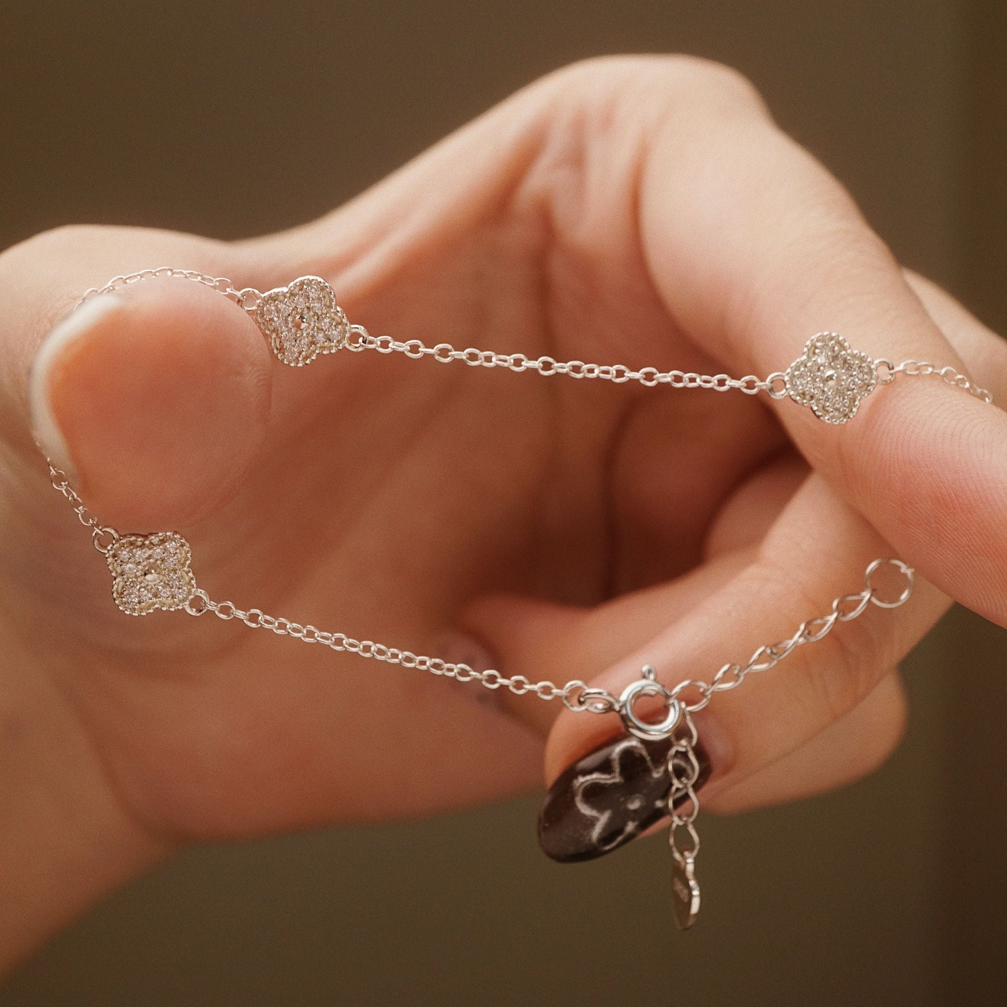  TRIPLE DAISY CLOVER LEAF BRACELET (S) 