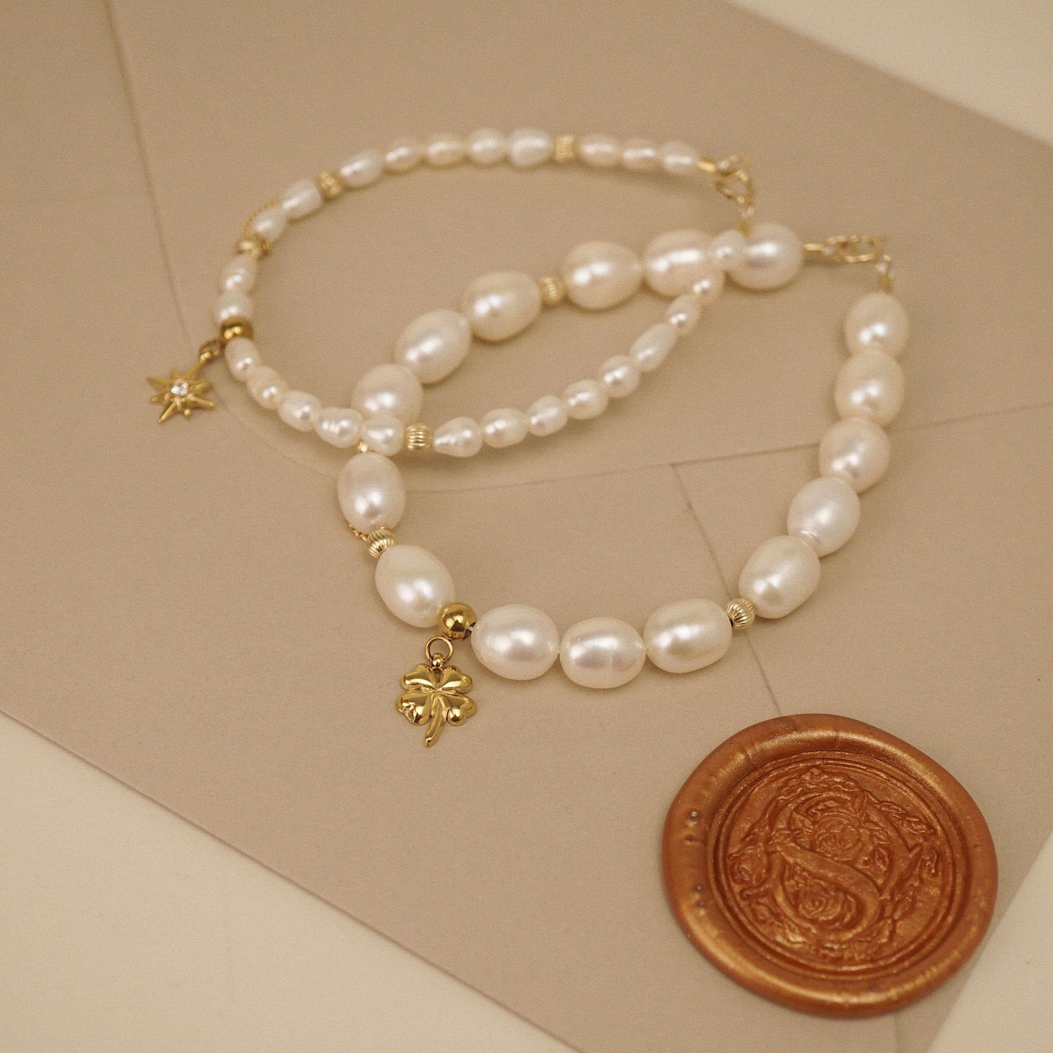  CLOVER LEAF - BOLD RICE SHAPE PEARL MIX ORBIT BRACELET 