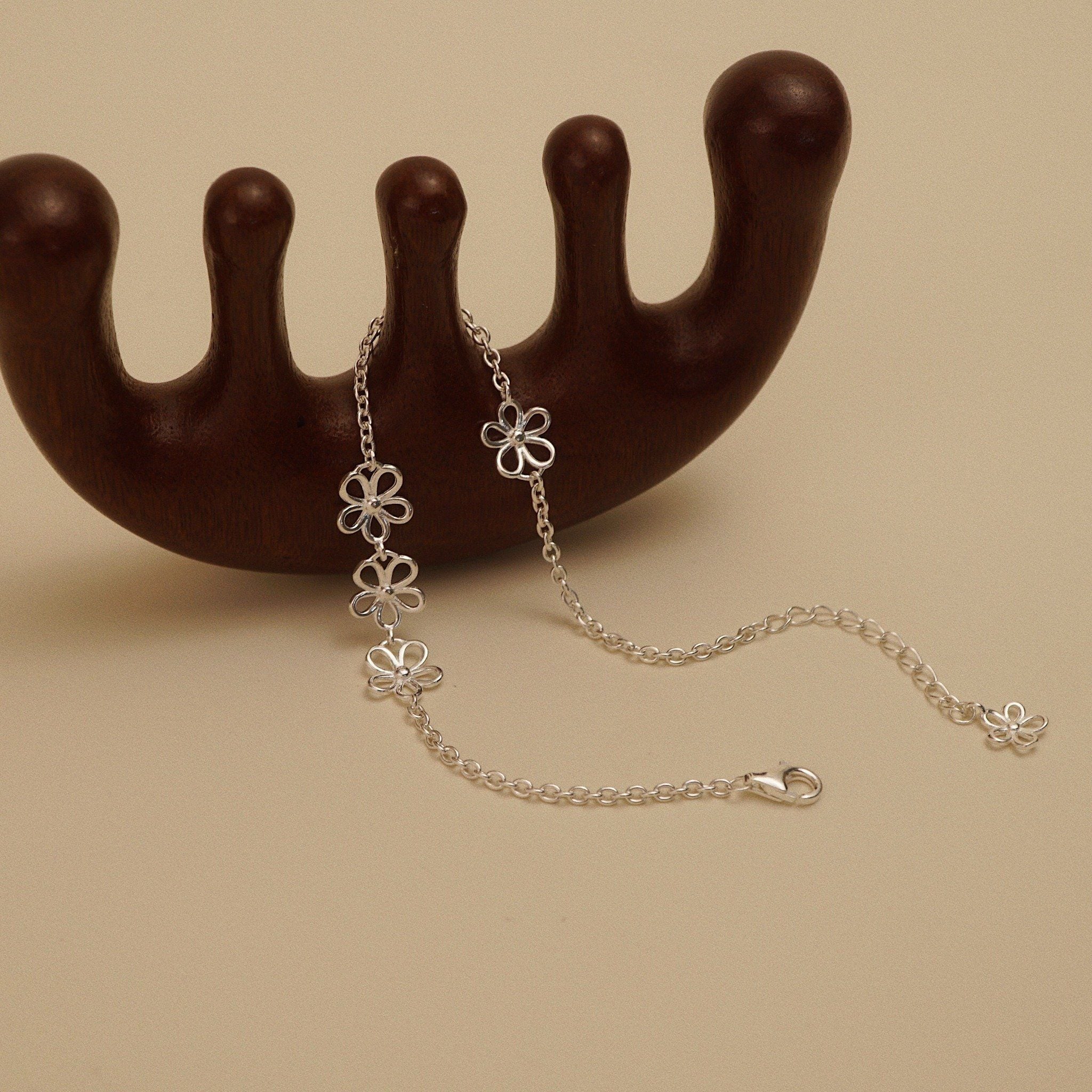  TRIPLE FLOWER BRACELET (S) 