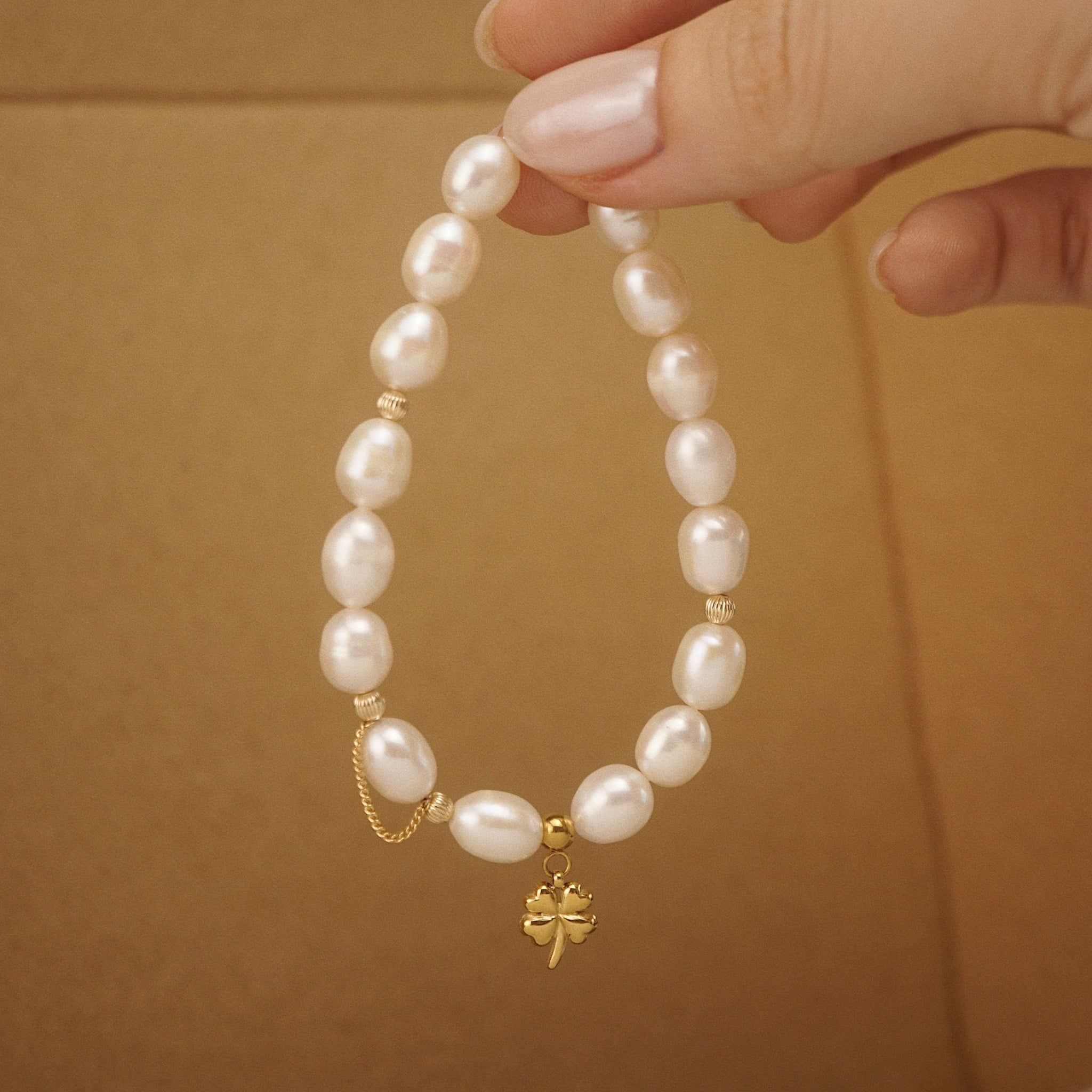  CLOVER LEAF - BOLD RICE SHAPE PEARL MIX ORBIT BRACELET 