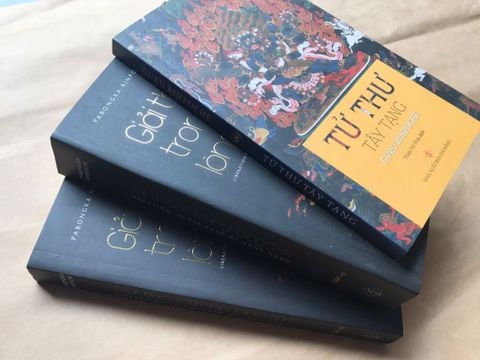  Tử Thư Tây Tạng (Bìa mềm) + Giải Thoát Trong Lòng Tay (2 tập) 