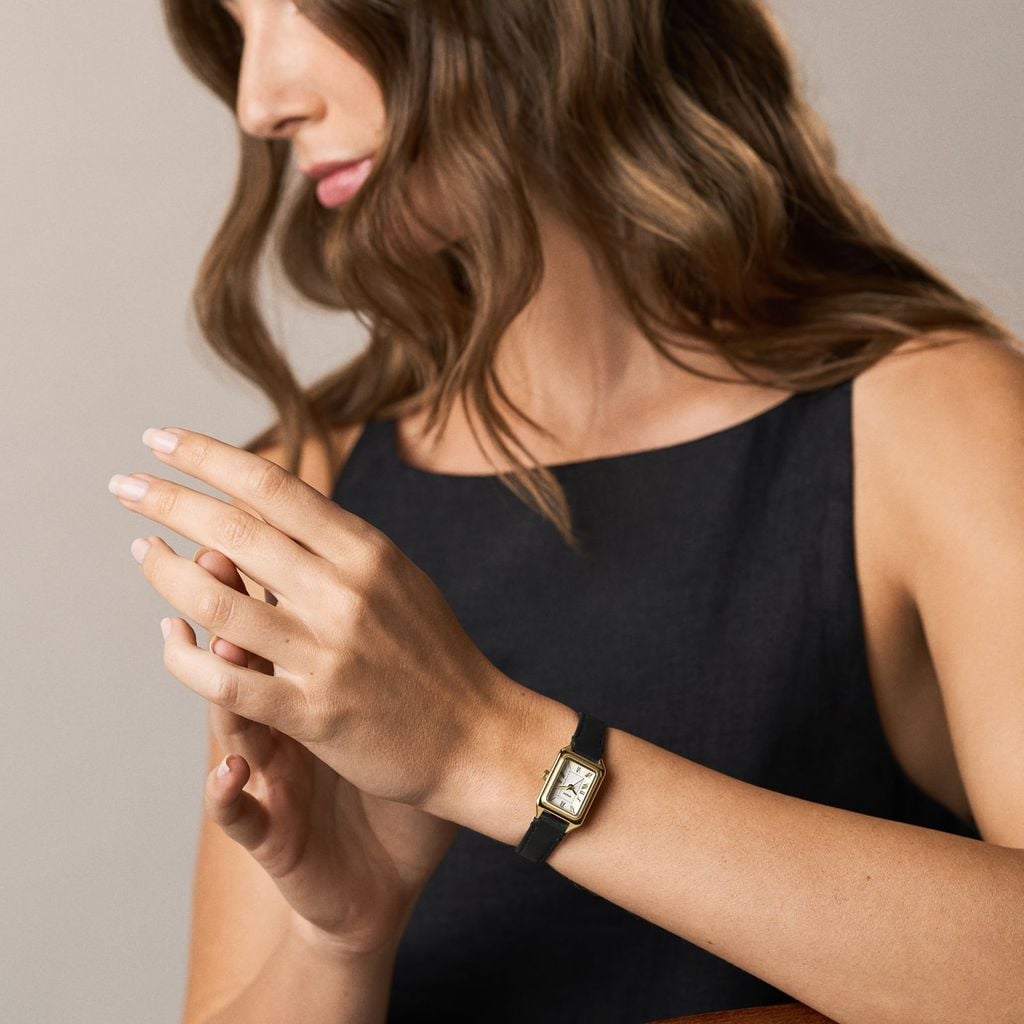 Đồng hồ Nữ Raquel dây Da màu Đen mặt màu Trắng 18 MM ES5470