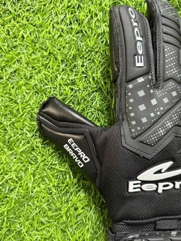 ( Xương Tháo Lắp) Găng Tay Thủ Môn Bravo Eepro Đen