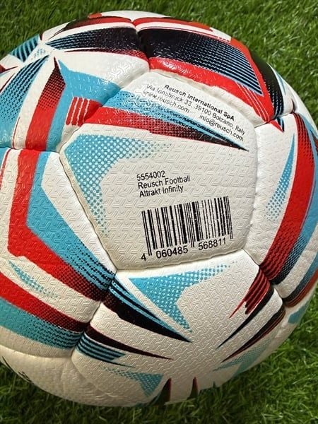 Banh Reusch Football Attrakt Infinity