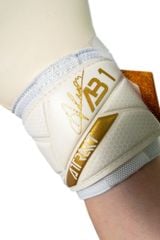 Găng Tay Thủ Môn Reusch Attrakt Duo Evolution – Alisson Becker 5670001 1130