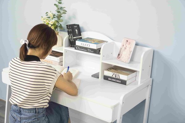 Bàn Học Sinh Có Ngăn Tủ Để Sách Thông Minh Tiện Lợi Cho Học Tập - GM144