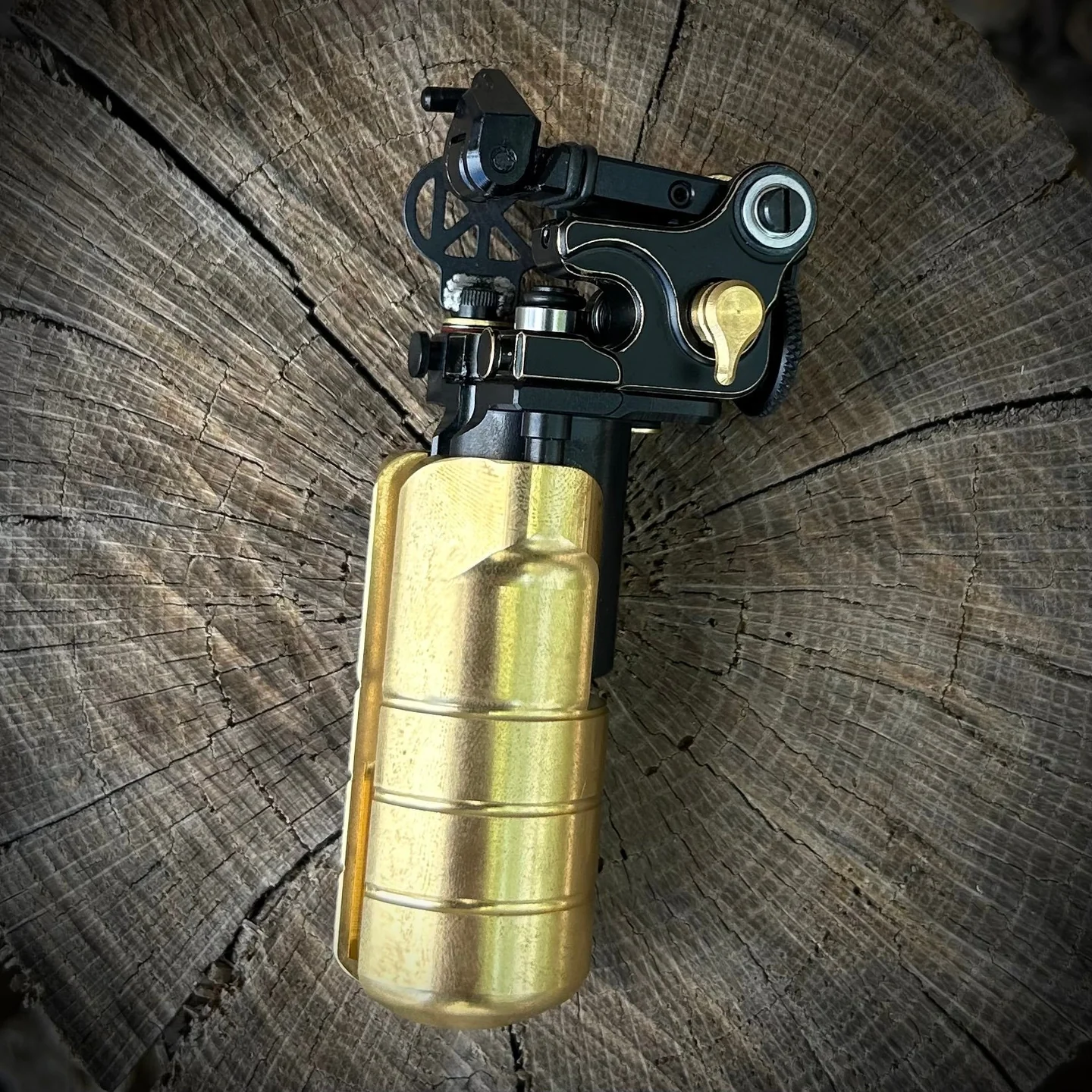  The Full Monty - Rubbed through Black & Brass 