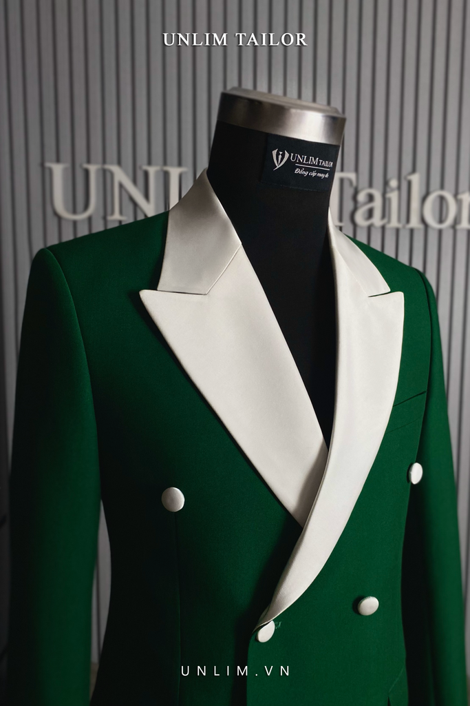 Tuxedo Emerald Green Cổ Nhọn Hai Hàng Khuy