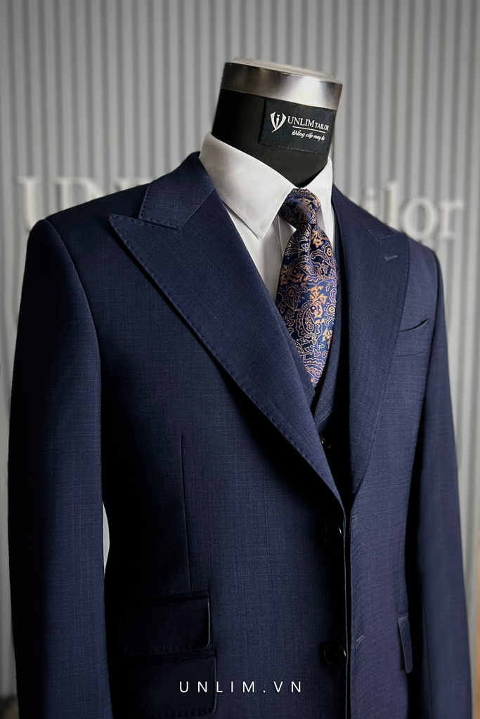 Suit Xanh Tối Cổ Nhọn Hai Cúc