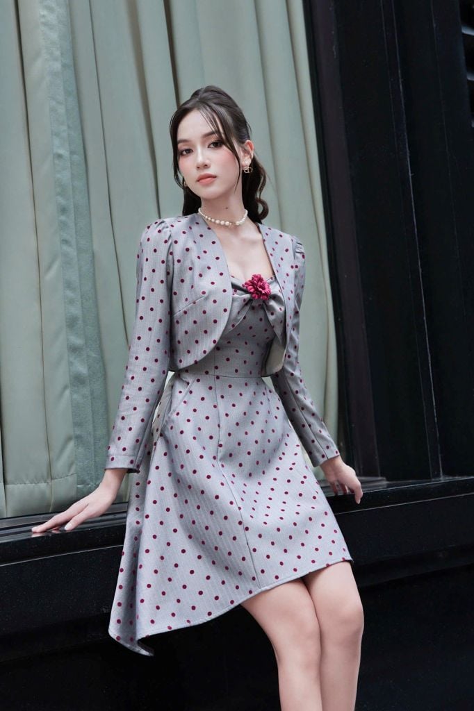 V1108 ĐẦM XÒE NGẮN 2 DÂY